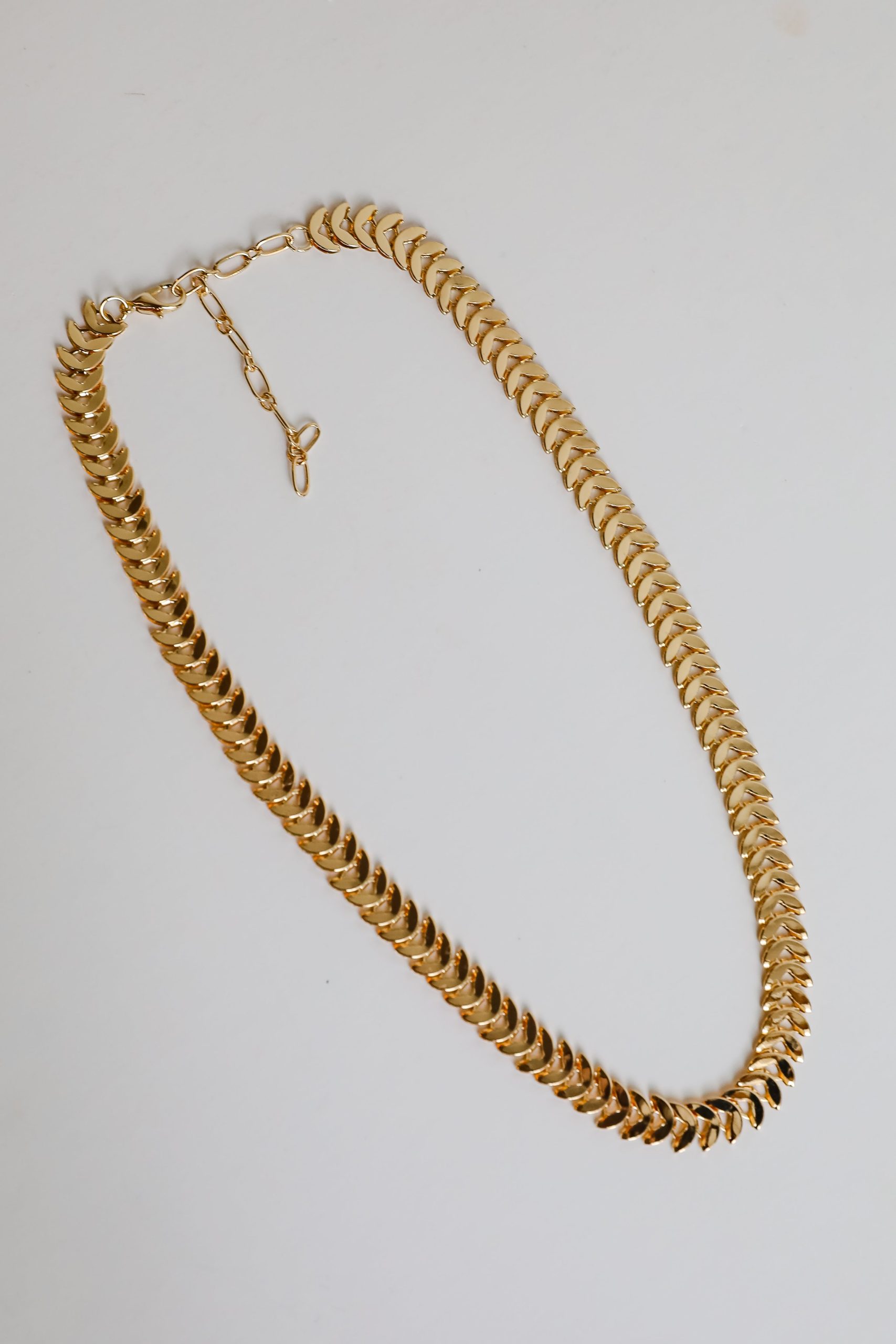 shopdressup_gold_chain_necklace-5_62a209ed-671b-4f09-b379-9e20515568b7.jpg